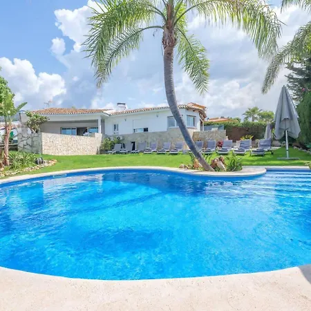 Villa Modern Close To Fontanilla *