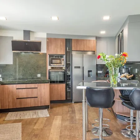 Villa Villa Jazz With 7 Bedrooms, Close To Fontanilla Beach In Marbella