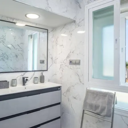 Villa Jazz With 7 Bedrooms, Close To Fontanilla Beach In Marbella *