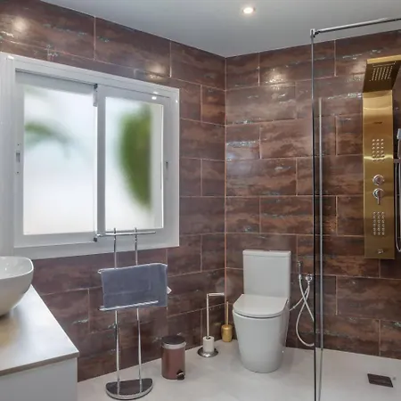 Villa Jazz With 7 Bedrooms, Close To Fontanilla Beach In Marbella *