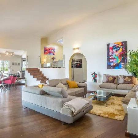 Villa Villa Jazz With 7 Bedrooms, Close To Fontanilla Beach In Marbella