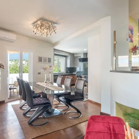 Villa Jazz With 7 Bedrooms, Close To Fontanilla Beach In Marbella Villa *