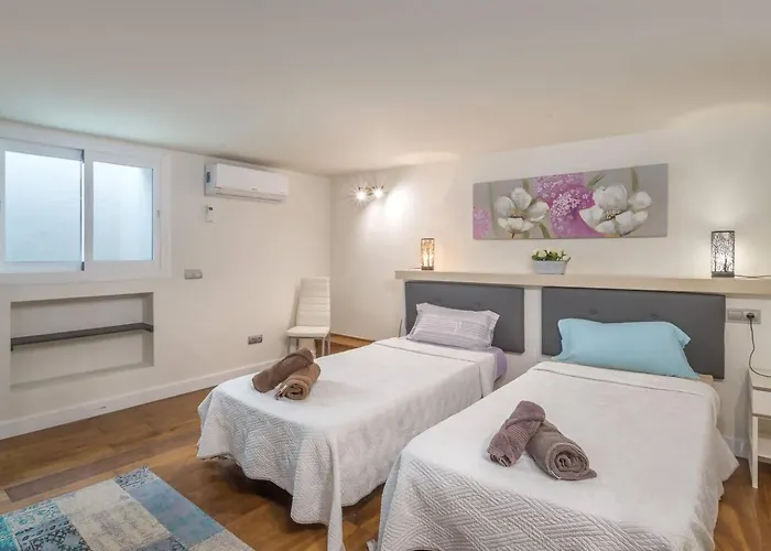 Modern Close To Fontanilla 别墅 *